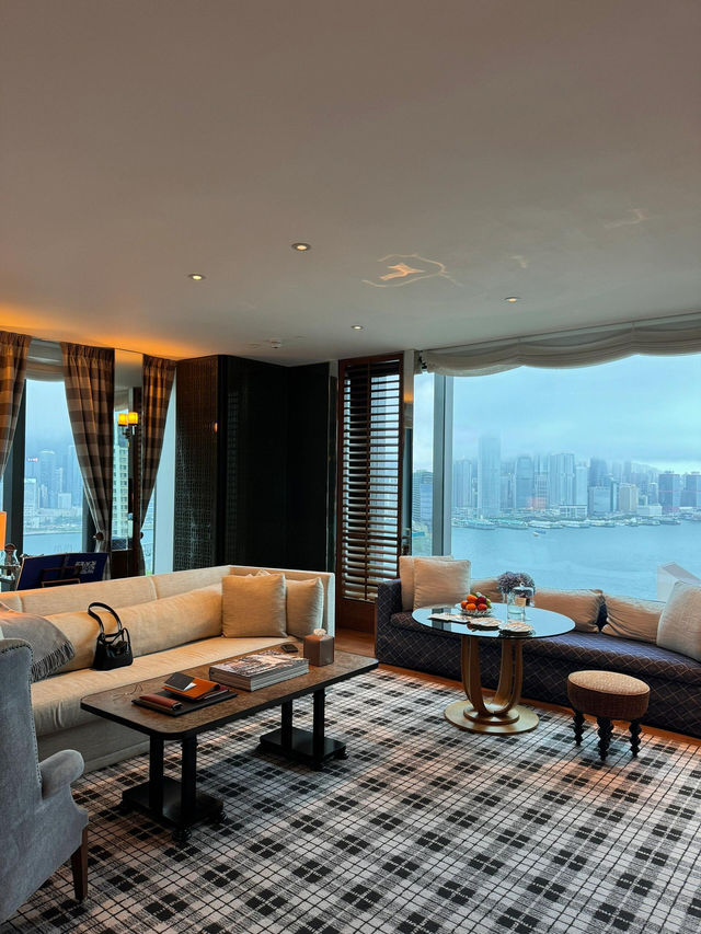 🇭🇰香港瑰麗酒店｜海景行政套房開箱！奢華到像住進星際空間✨
