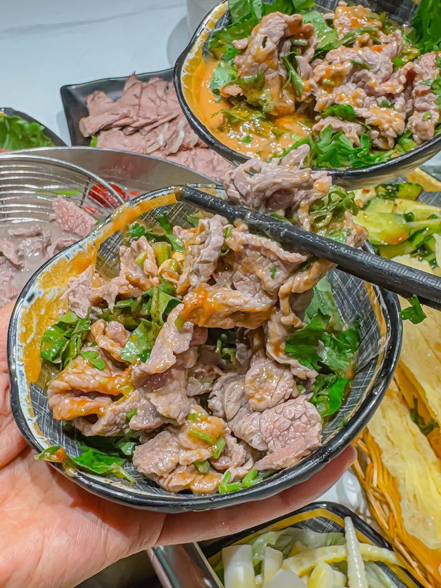 呢間牛肉火鍋真係正到爆！連湯底都想飲清光