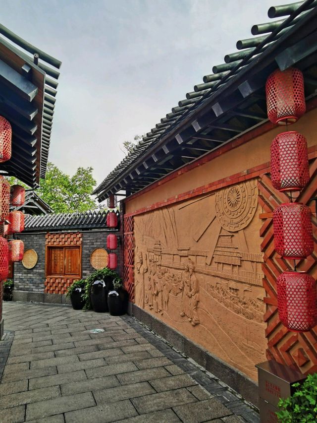 南寧48小時「酸辣暴走」攻略｜綠城夏日限定版，土著私藏機位+美食暴擊！     Day 1：仙