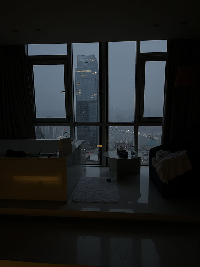 Chongqing in 3 Days: Urban Vibes, Scenic Wonders & Delicious Hotpot