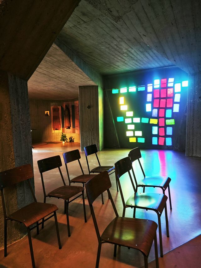 米蘭小眾粗野主義三角教堂 米蘭小眾粗野主義三角教堂