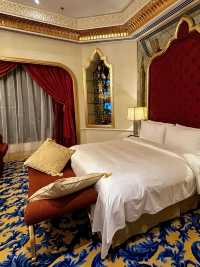  Sudah lama nggak mau pindah dari hotel tepi pantai ini di Jeddah, Arab Saudi! 