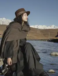 在雪山的凝視下,感受生命的奔放與靈性