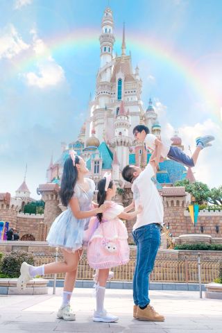 First time at Disneyland, how to play? How to eat? Where to stay? How to take beautiful photos?
