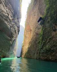 探秘人間仙境鶴峰屏山峽谷12月獨家避世指南！  屏山峽谷 恩施秘境天花板！中國版"仙本那"懸浮船