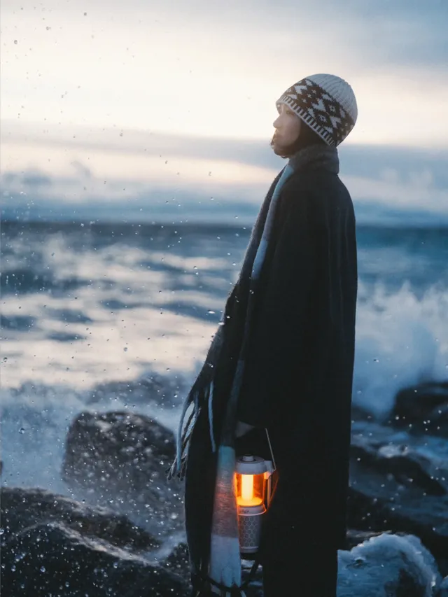 沉溺在賽里木湖的藍調時刻 沉溺在賽里木湖的藍調時刻