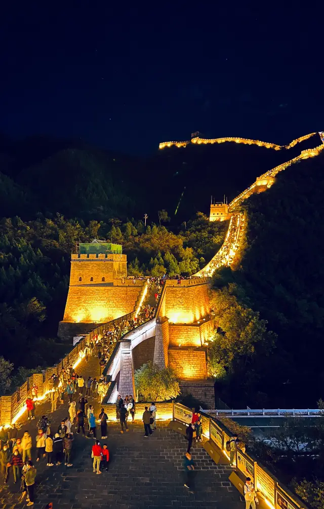 Roaming the Juyongguan Great Wall at Night
