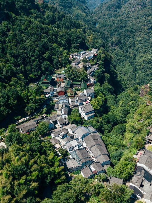 黄山ばかりに注目しないで!安徽省には宝のような道教の名山が隠れてい 黄山ばかりに注目しないで!安徽省には宝のような道教の名山が隠れてい
