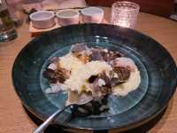 餐廳由米芝蓮星級Chef Enrico Bartolini 開設，食物充滿意大利風情而且又夠正宗，質素有保証~加上意大利藉店員服務超殷勤又夠禮貌，我同朋友仔都食得好盡興，值得一試～