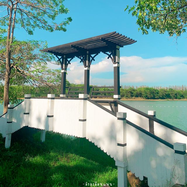 @อุทยานบัวเฉลิมพระเกียรติ สวนสาธารณะสกลนคร