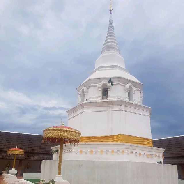 วัดยางกวง ขอพรพระแสนแซว่  เชียงใหม่