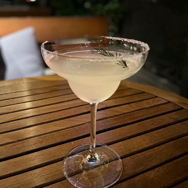 蘭桂坊成都：霓虹璀璨的夜遊體驗