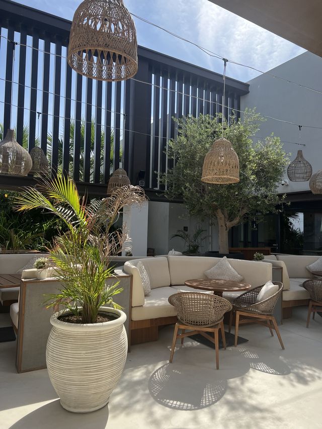 A Tropical Oasis with Bali Vibes 