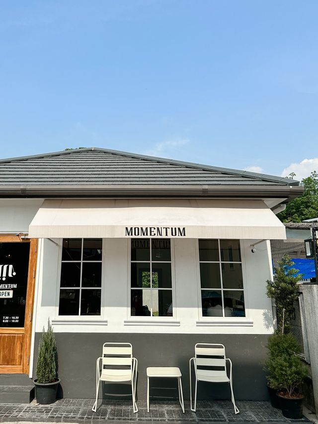 Momentum Cafe 🌿
