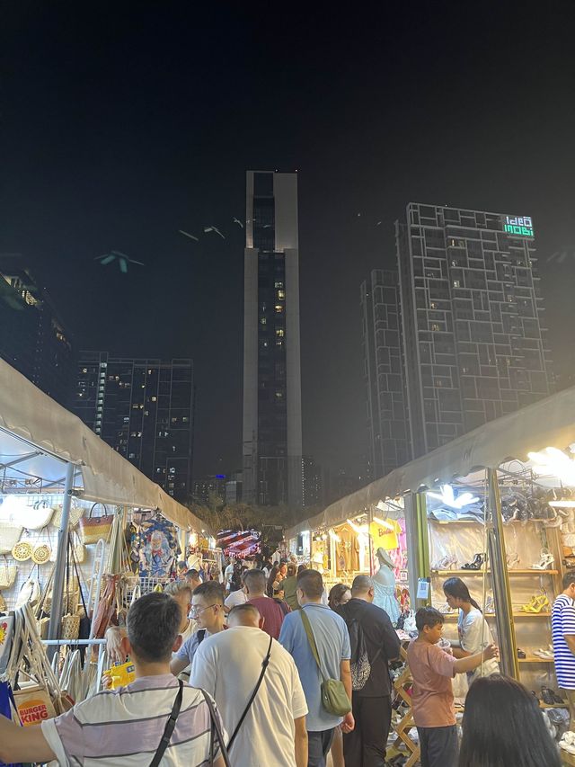 Jodd Fairs จ๊อดแฟร์ ถนนคนเดินย่านรัชดา พระราม9