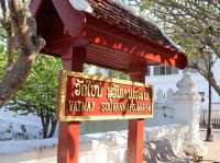 ชมอุโบสถสีทอง ที่วัดใหม่