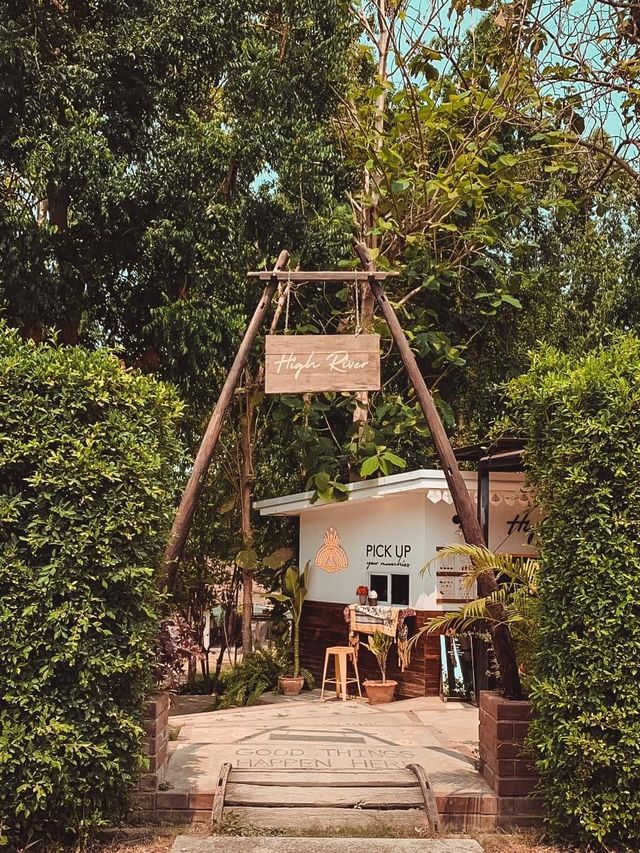 High River Café  ราชบุรี 