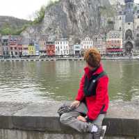 Dinant เมืองเล็กริมน้ำที่เบลเยี่ยม