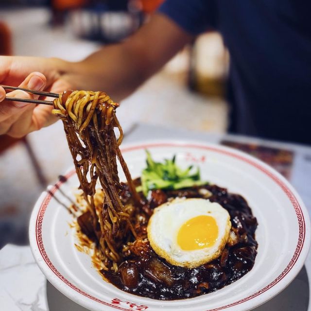 🌟份量超巨大熱炒海鮮鍋 · 一次過食盡多款特色韓食 🌟 