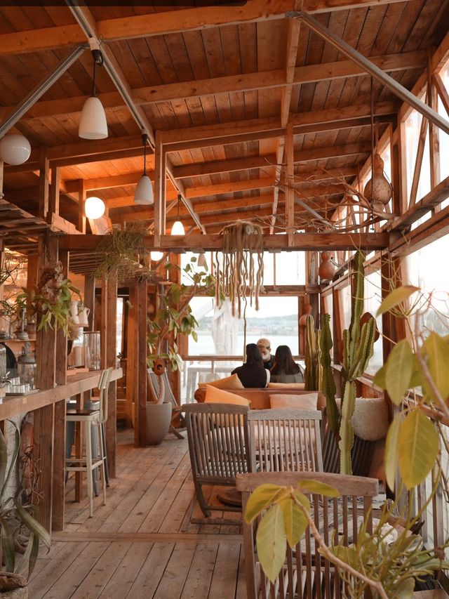 【江ノ島】静かでのんびりできるまだあまり知られていないカフェ。