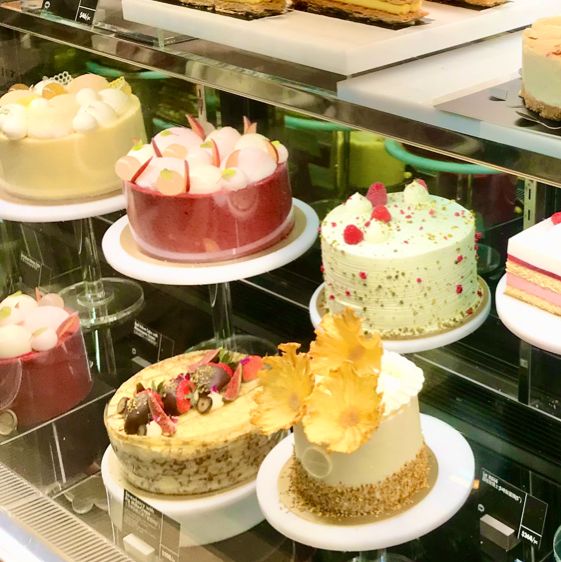 Caught by these beautiful cakes and pastries 