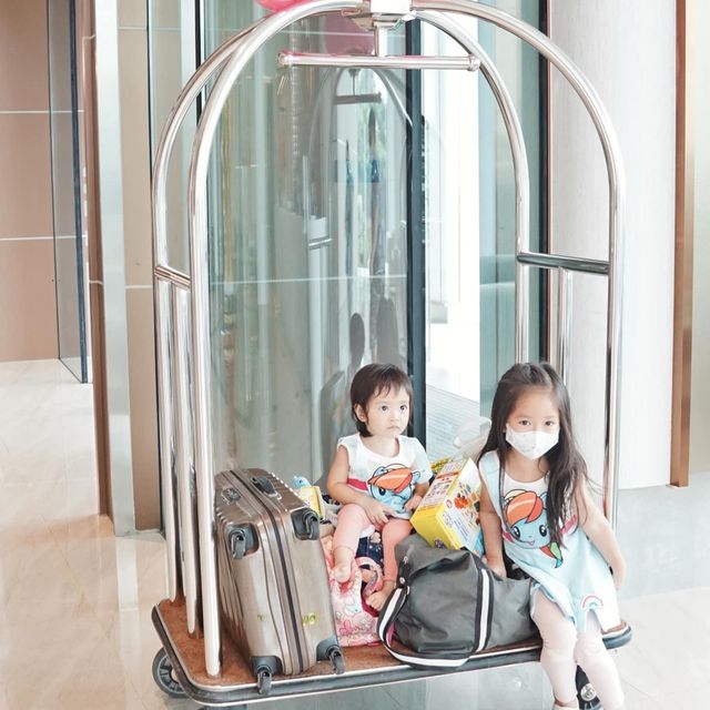 โรงแรมเปิดใหม่ #ศรีราชา เห็นวิวเกาะลอย ทุกห้อง!! 