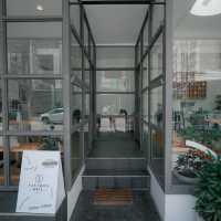 คาเฟ่เด็ดย่านมีนบุรี “Saffron Hill Cafe”