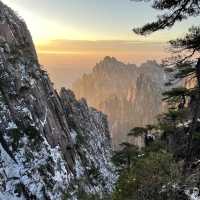 黄山を見ずして山を見たと言うなかれ。高圧的ですが納得です