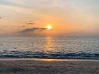 หาดทรายสีขาว อีกหาดน่าเที่ยวของภูเก็ต