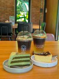 คาเฟ่กระบี่ กลางสวนยาง INTO THE FOREST 