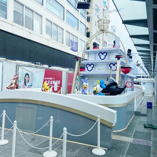 廸士尼一百週年 ！Forever Young ！