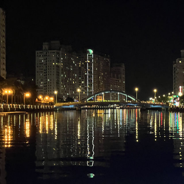 台南《安平運河遊船》好像來到國外遊河 夜間遊河超美 台南《安平運河遊船》好像來到國外遊河 夜間遊河超美