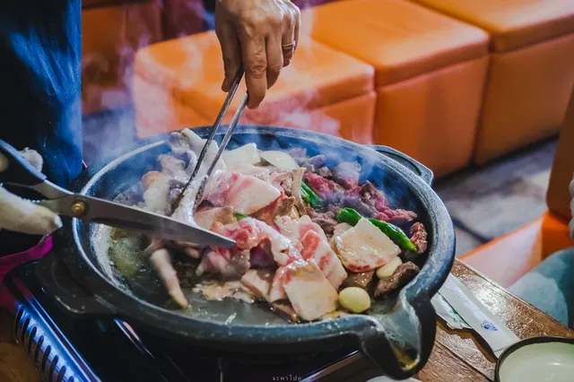 ร้านไส้ย่างเกาหลี ในฮงแด เกาหลีใต้