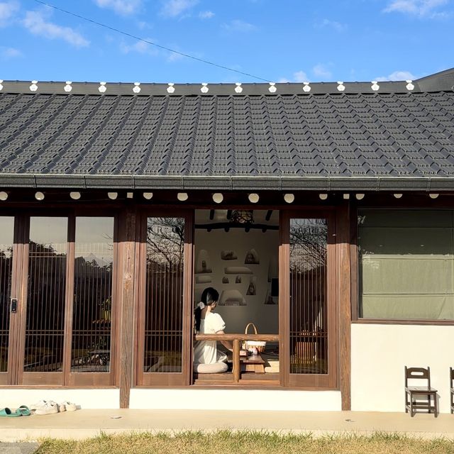 연못이 있는 정원 한옥숙소