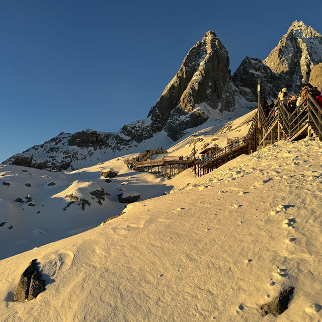 ภูเขาหิมะมังกรหยก : JADE Dragon snow mountain