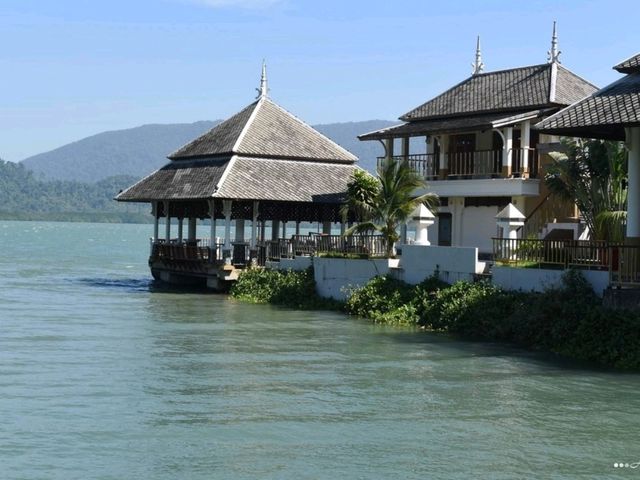 ท่าเรือวิวสวย จุดชมพระอาทิตย์ขึ้นสุดปัง