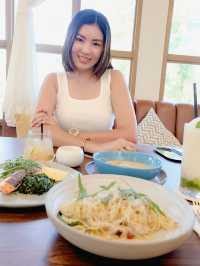 Hohiho Café ย่านราไวย์ ภูเก็ต