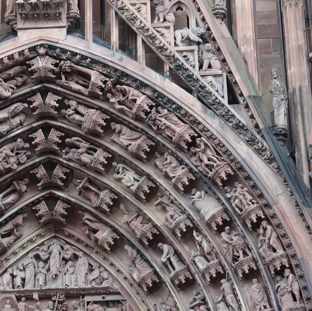 パリだけじゃない？！ストラスブールのノートルダム大聖堂⛪️【フランス観光記】