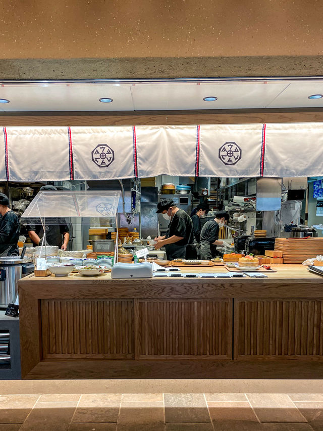 【福岡】博多駅前で贅沢海鮮丼ランチを