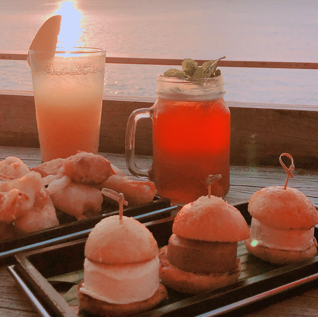峇里島｜絕美懸崖岩石酒吧Ayana Rock Bar ! 