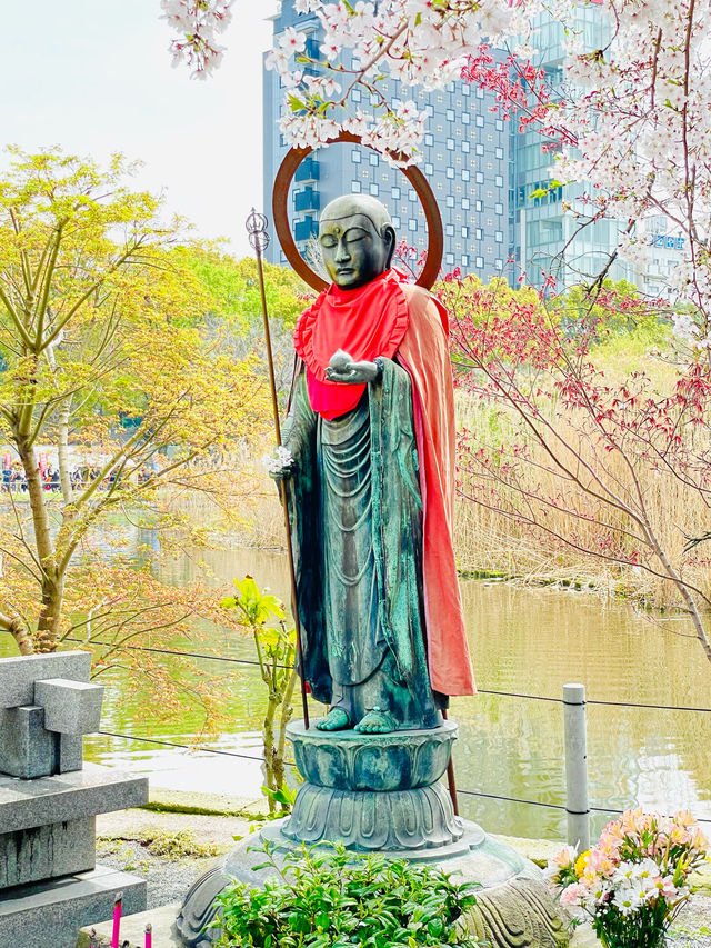 【不忍池/東京都】大きな池と桜の絶景スポット