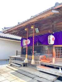 【三ツ木神社/神奈川県】オレンジに染まった石像が出迎える