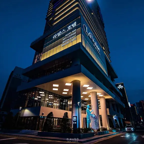 瓦爾瑟飯店舒適且風景優美