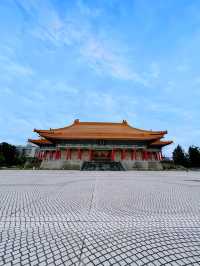 広大な敷地でゆったり散歩💛 衛兵交代式と巨大ブロンズ像
