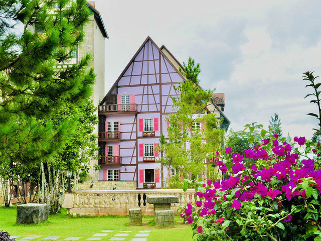 A unique escape nestled on a mountain ridge at Bukit Tinggi🇲🇾