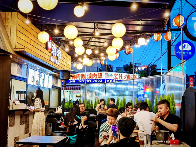 臺中西屯 麻辣火鍋  串霸。麻辣串串