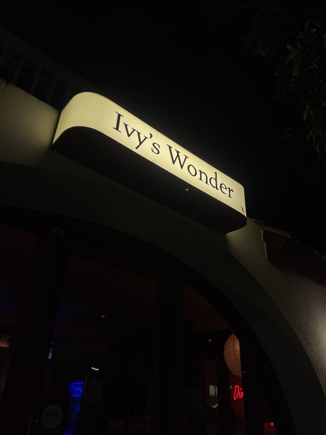 Ivy’s Wonder Wine Bar 🍷👭