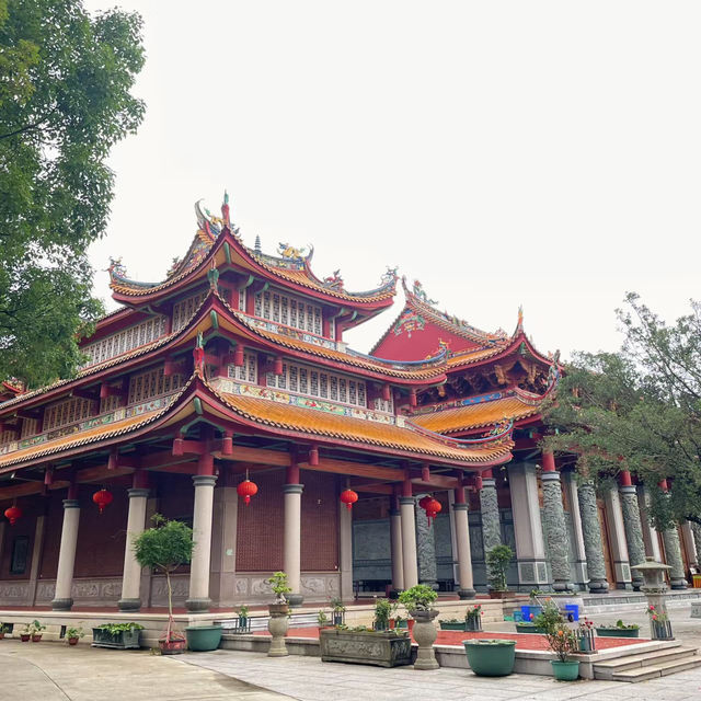臺北天后宮：古老廟宇，適合朝拜和欣賞