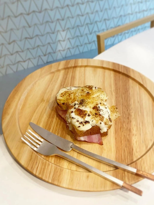 【福岡ベーカリー】イートインスペースで購入したパンを食べることができる