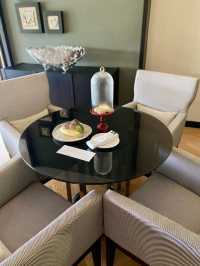 Suite ห้องเดียวใน resort 🍸 ทั้งวิวสระ+แม่น้ำ ฟินๆ